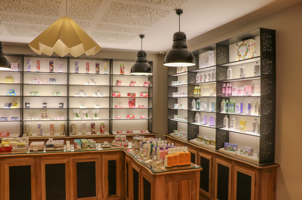 顛覆感官，重塑日常 Aesop「顛倒森林」新店，如何以空間敘事續(xù)寫品牌美學(xué)？